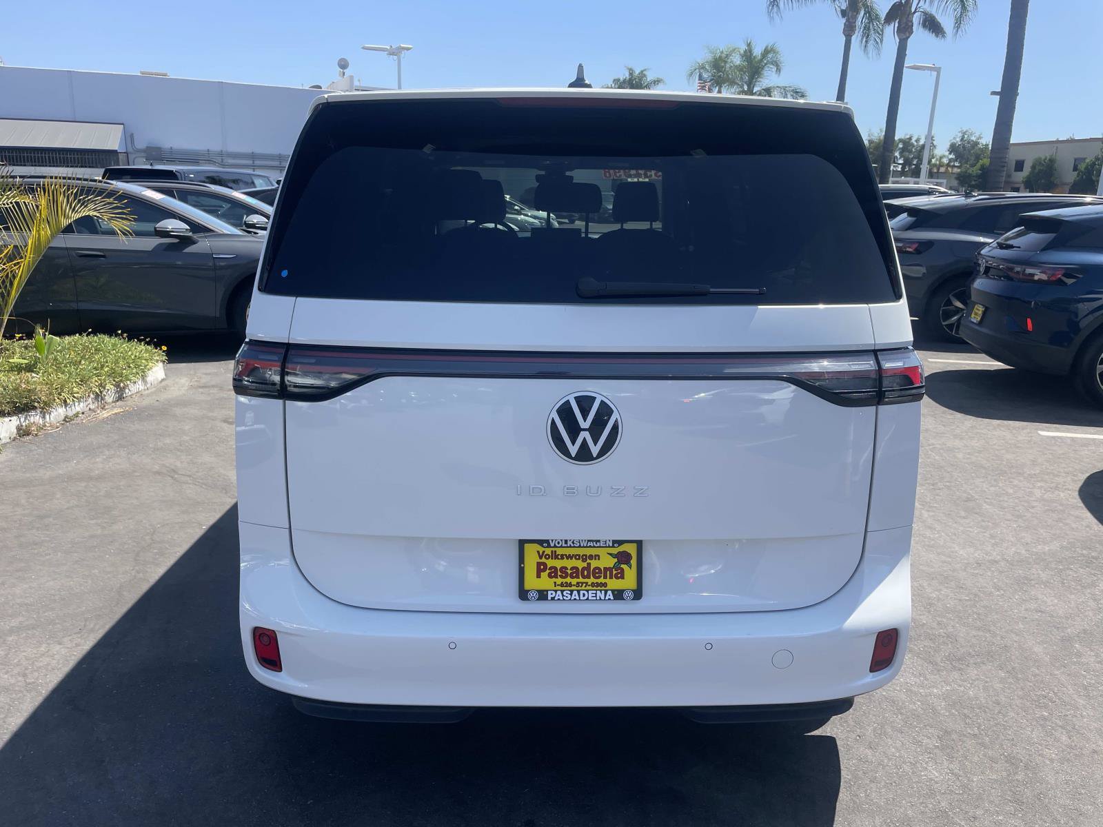 Certified 2025 Volkswagen ID. Buzz Pro S RWD image 4