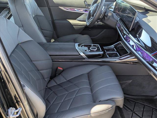 Used 2025 BMW 750e xDrive w/ Executive Package AWD/4WD image 22