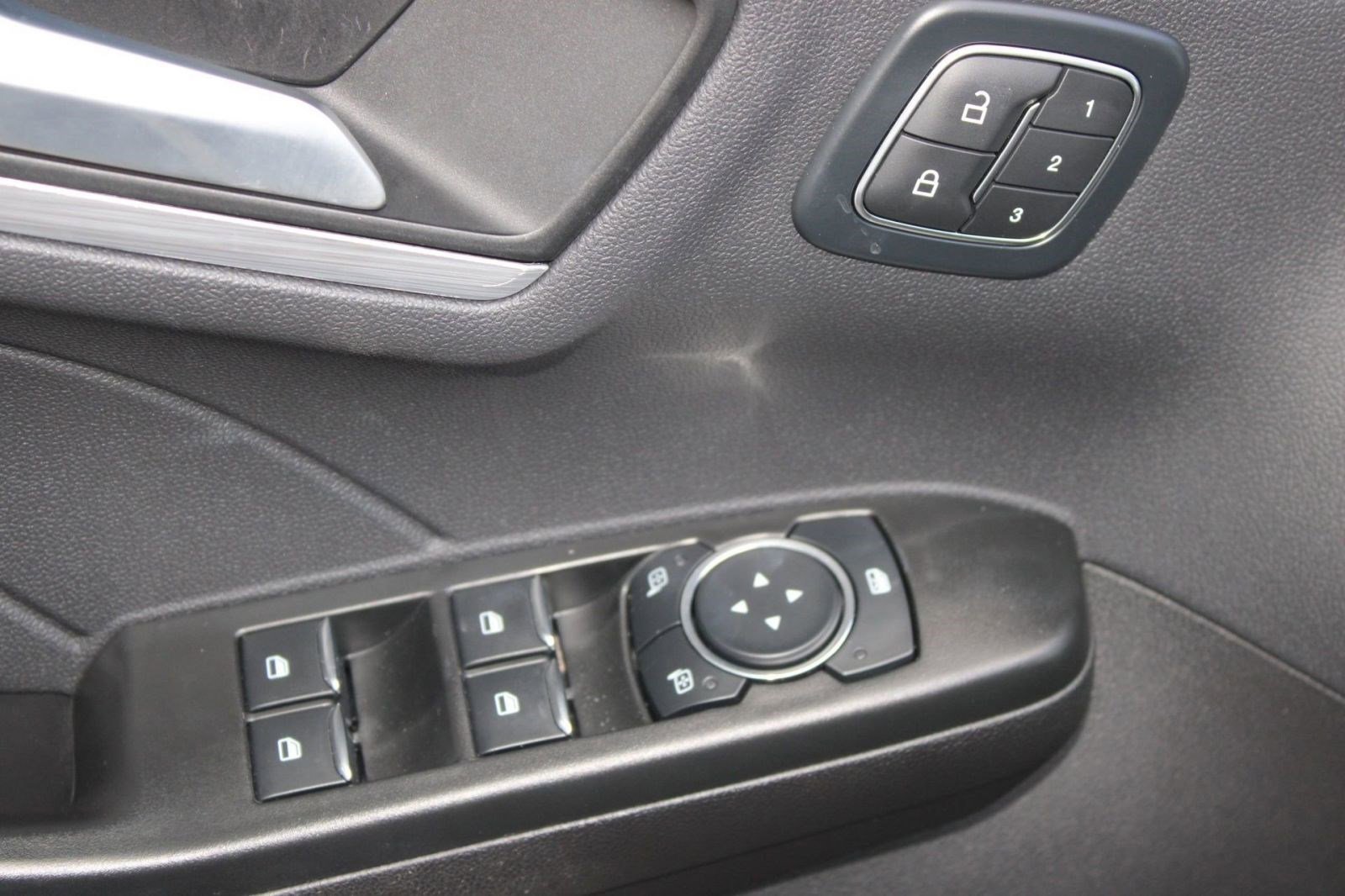 Used 2023 Ford Escape Platinum image 13