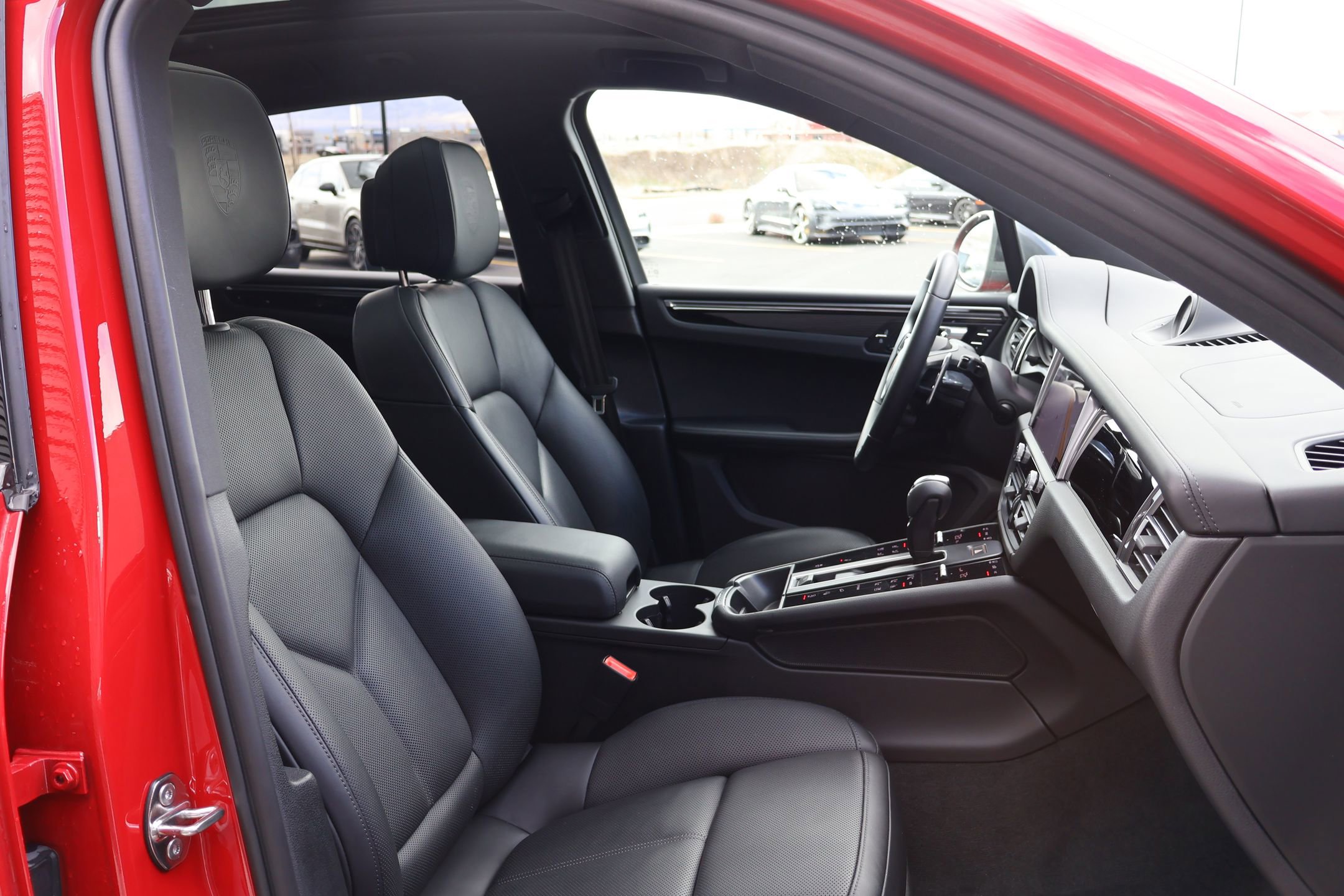 Used 2024 Porsche Macan Turbo image 26