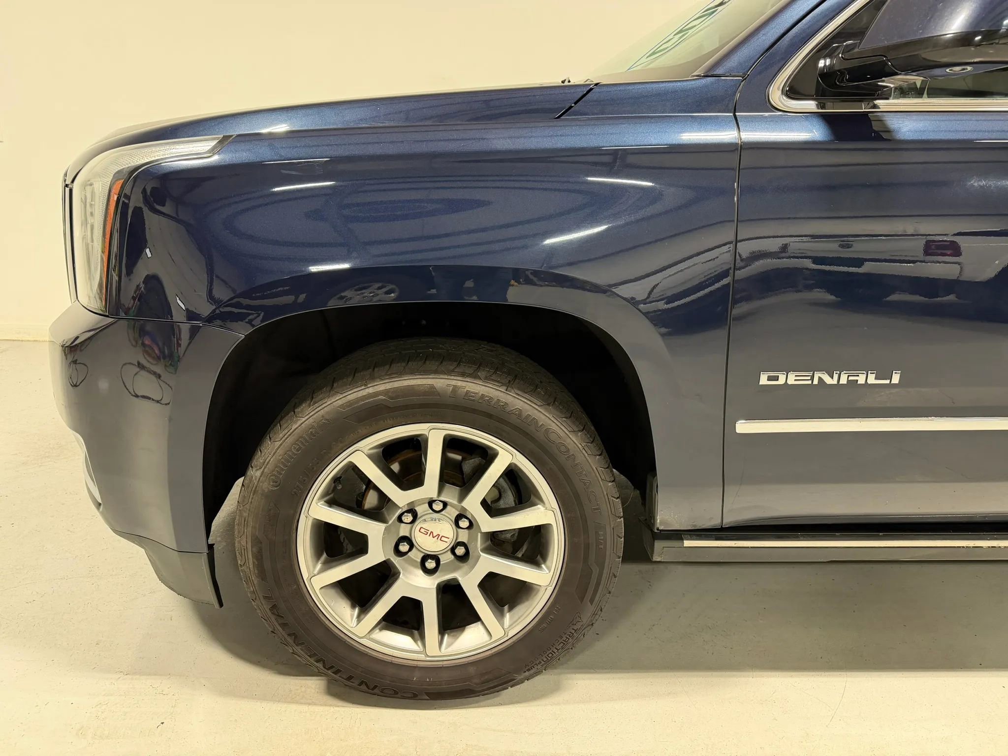 Used 2019 GMC Yukon Denali image 10