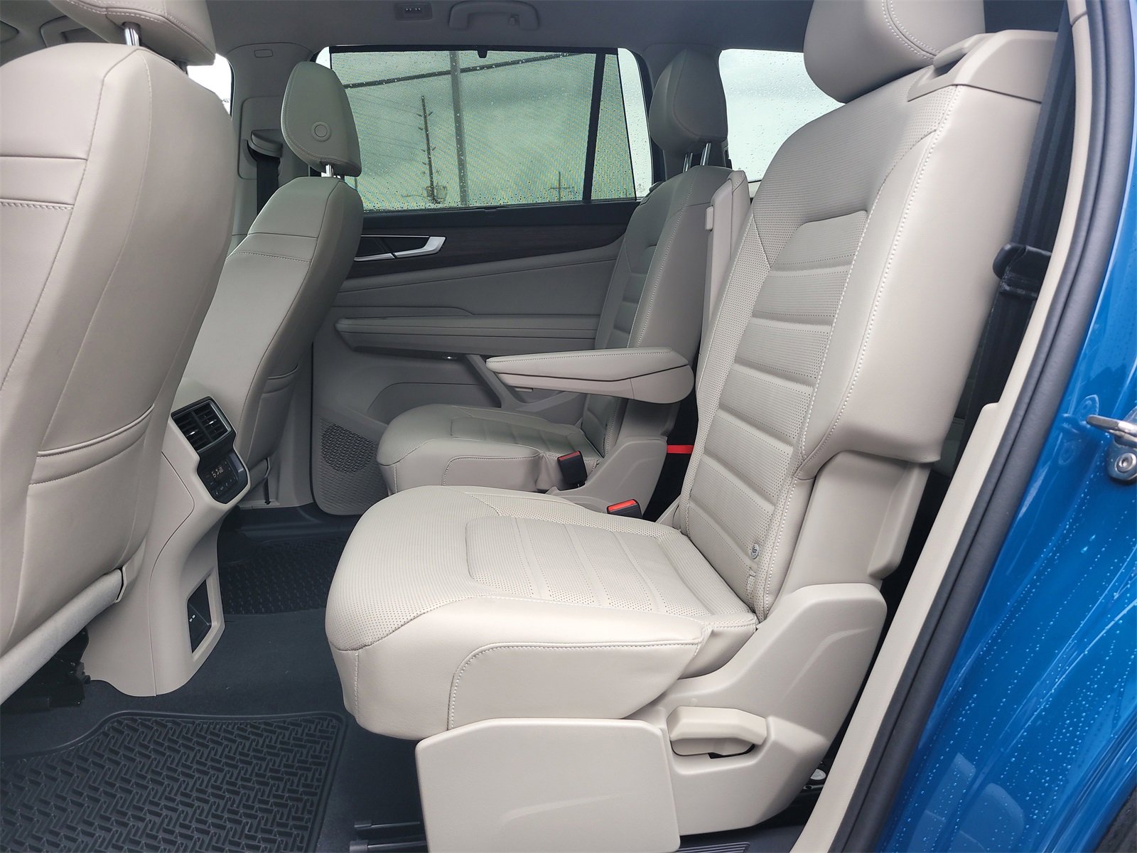 Certified 2025 Volkswagen Atlas SEL image 12