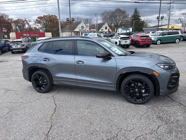 New 2026 Volkswagen Tiguan SE R-Line image 3