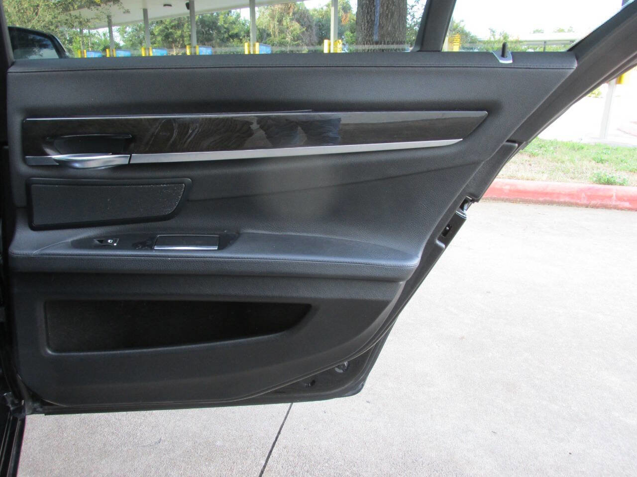 Used 2015 BMW 740i 740i 4dr Sedan image 26