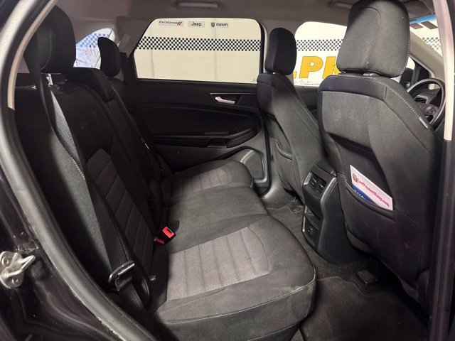 Used 2020 Ford Edge SE AWD/4WD image 16
