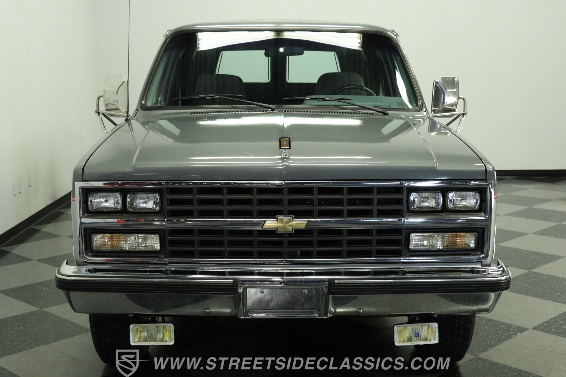 Used 1990 Chevrolet Suburban 2500 RWD image 16