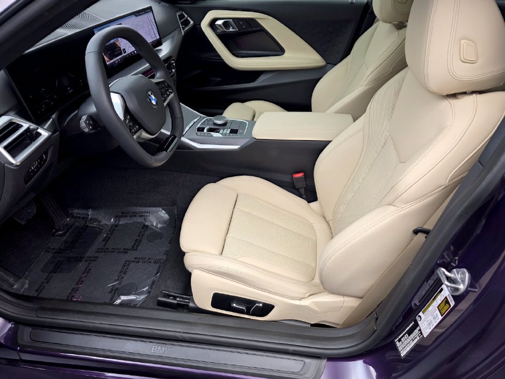 Used 2025 BMW 230i Coupe w/ Convenience Package RWD image 9
