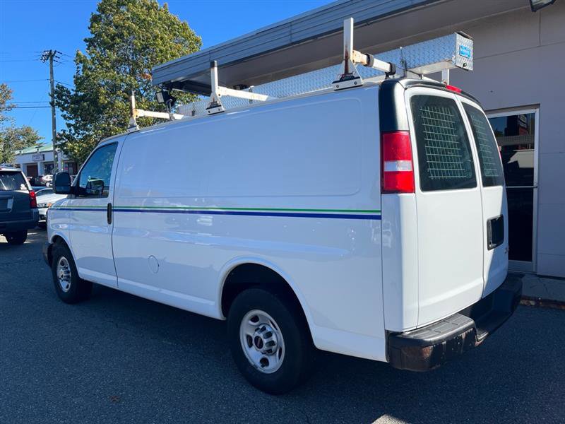 Used 2017 GMC Savana 2500 image 2