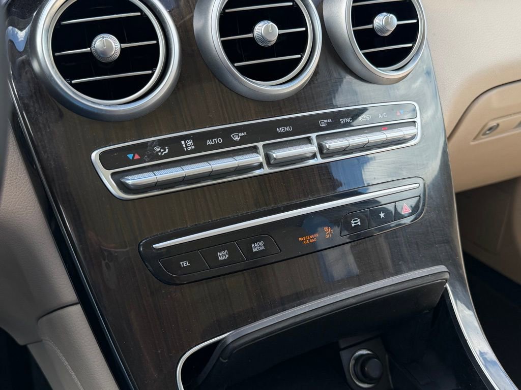 Used 2020 Mercedes-Benz GLC 300 GLC 300 image 21