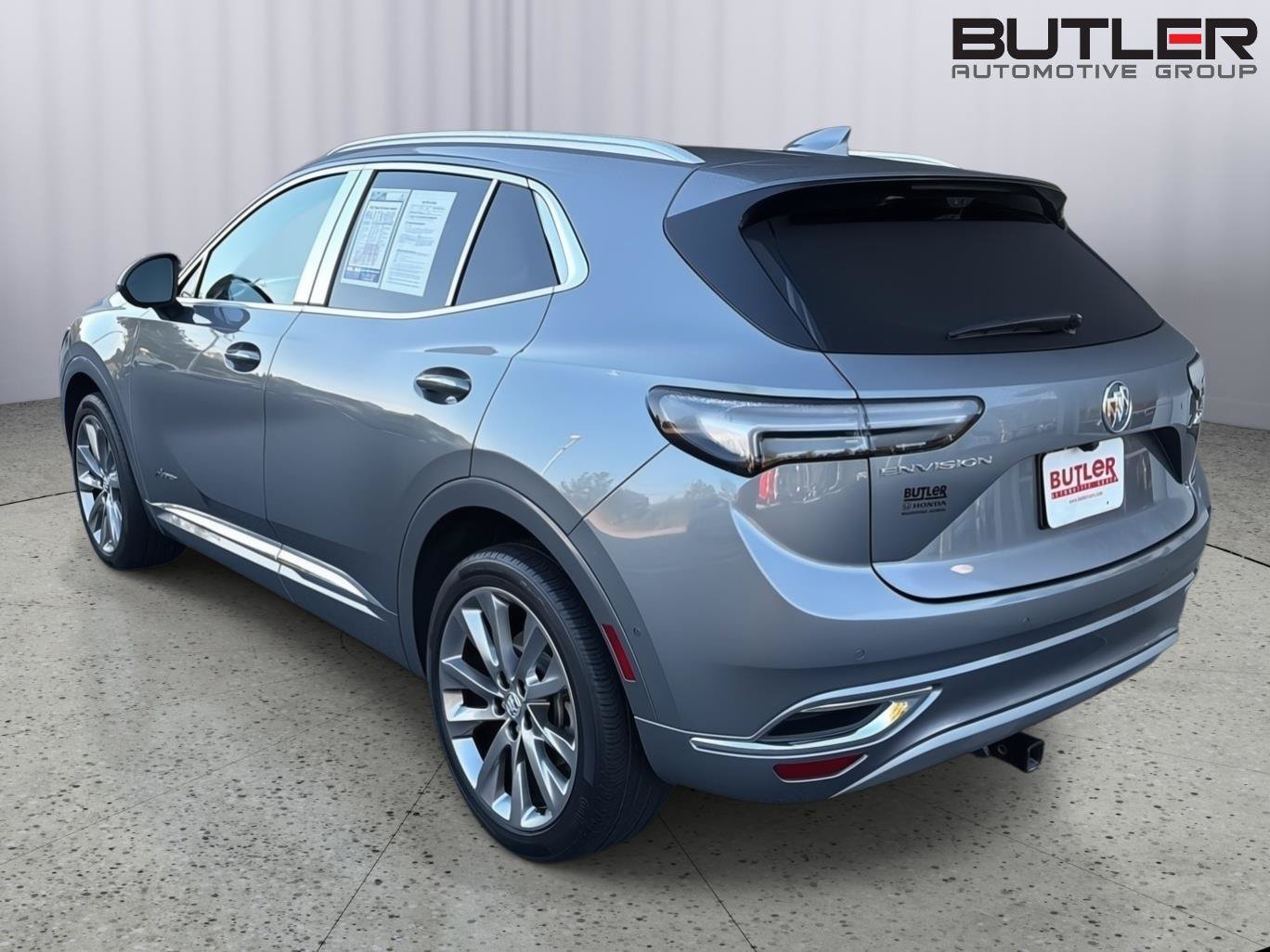 Used 2022 Buick Envision Avenir w/ Technology Package II FWD image 4