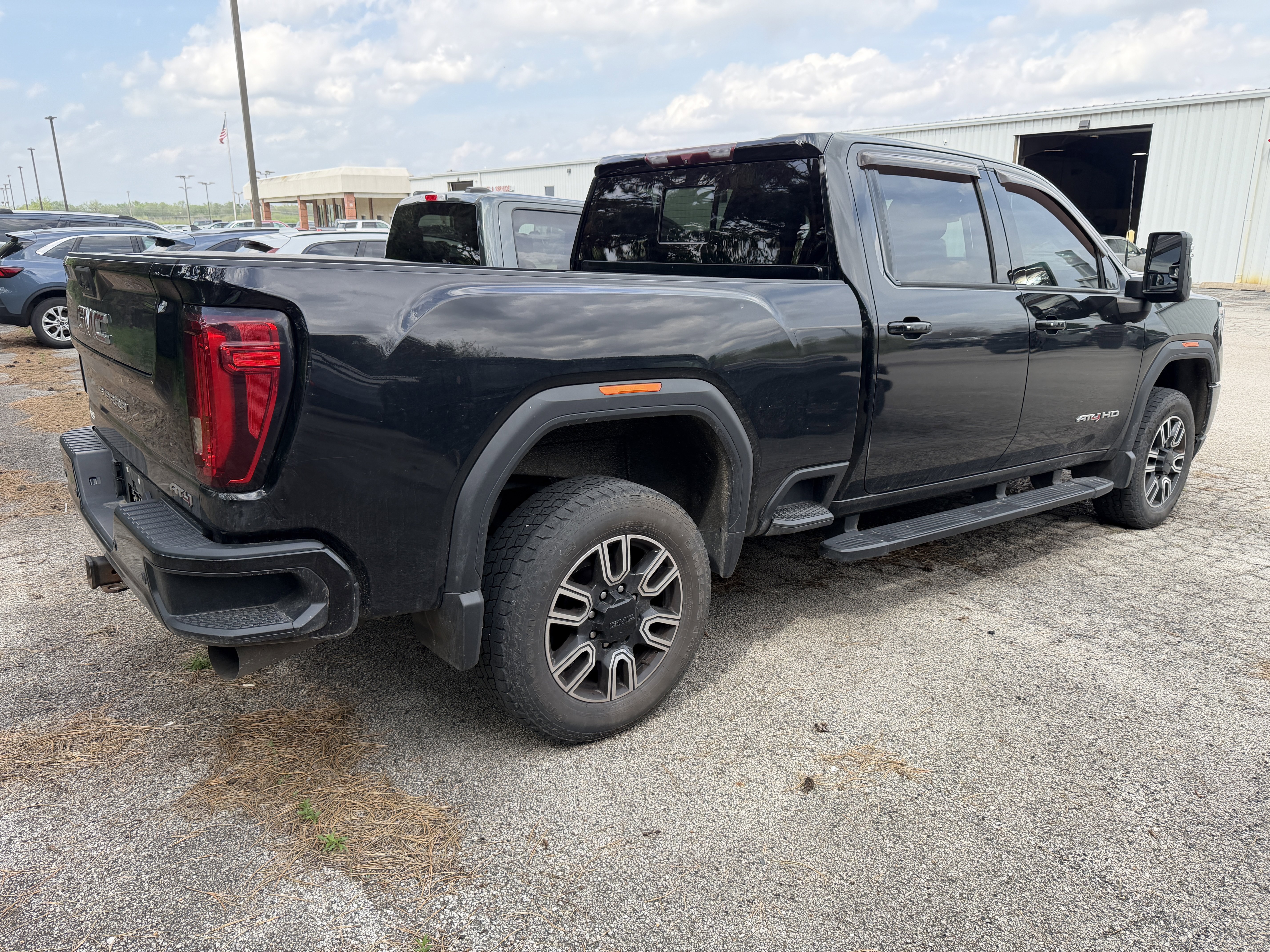 Used 2020 GMC Sierra 2500 AT4 w/ AT4 Premium Package AWD/4WD image 5