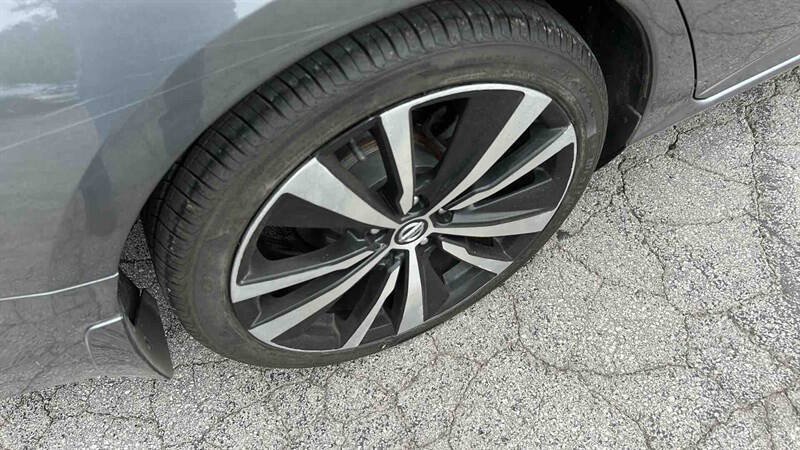 Used 2022 Nissan Altima 2.5 SR FWD image 9