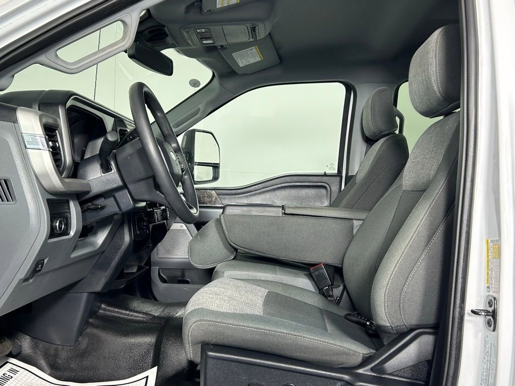 Used 2025 Ford F250 XLT w/ Black Appearance Package image 31
