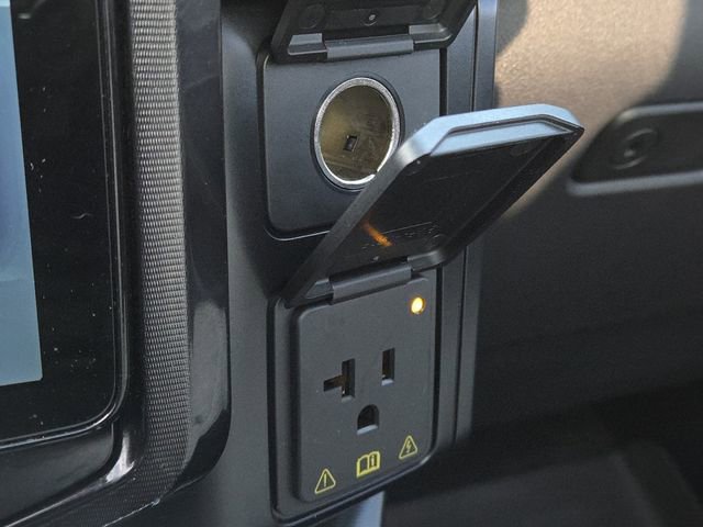 Used 2023 Ford F150 Lightning Platinum image 12