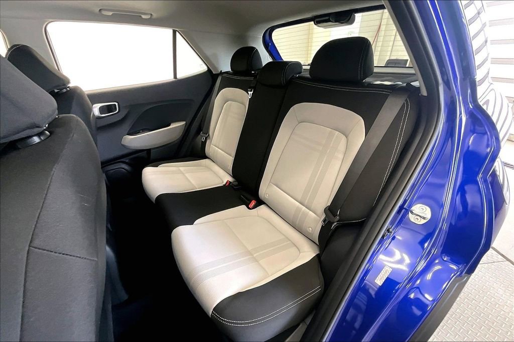 Used 2023 Hyundai Venue SEL FWD image 26