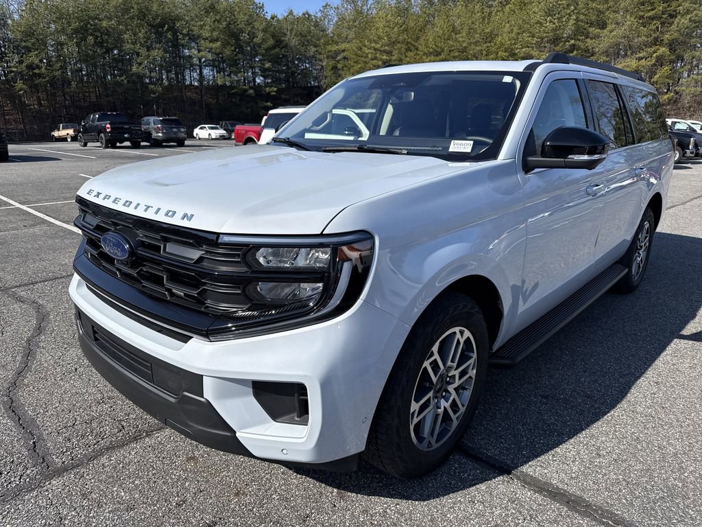 Used 2025 Ford Expedition Max Active image 3