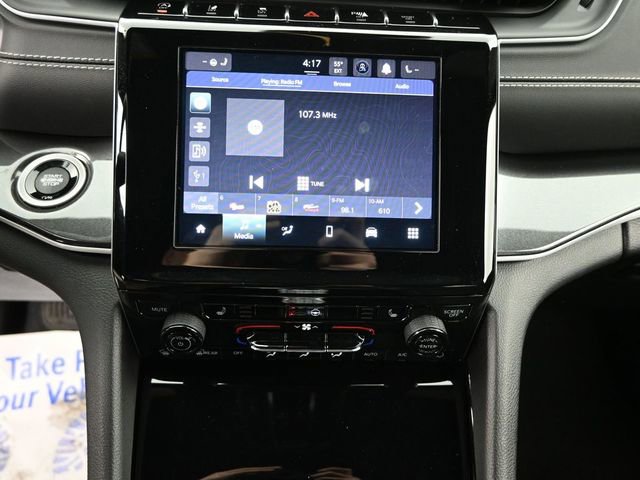 Used 2022 Jeep Grand Cherokee Altitude image 21