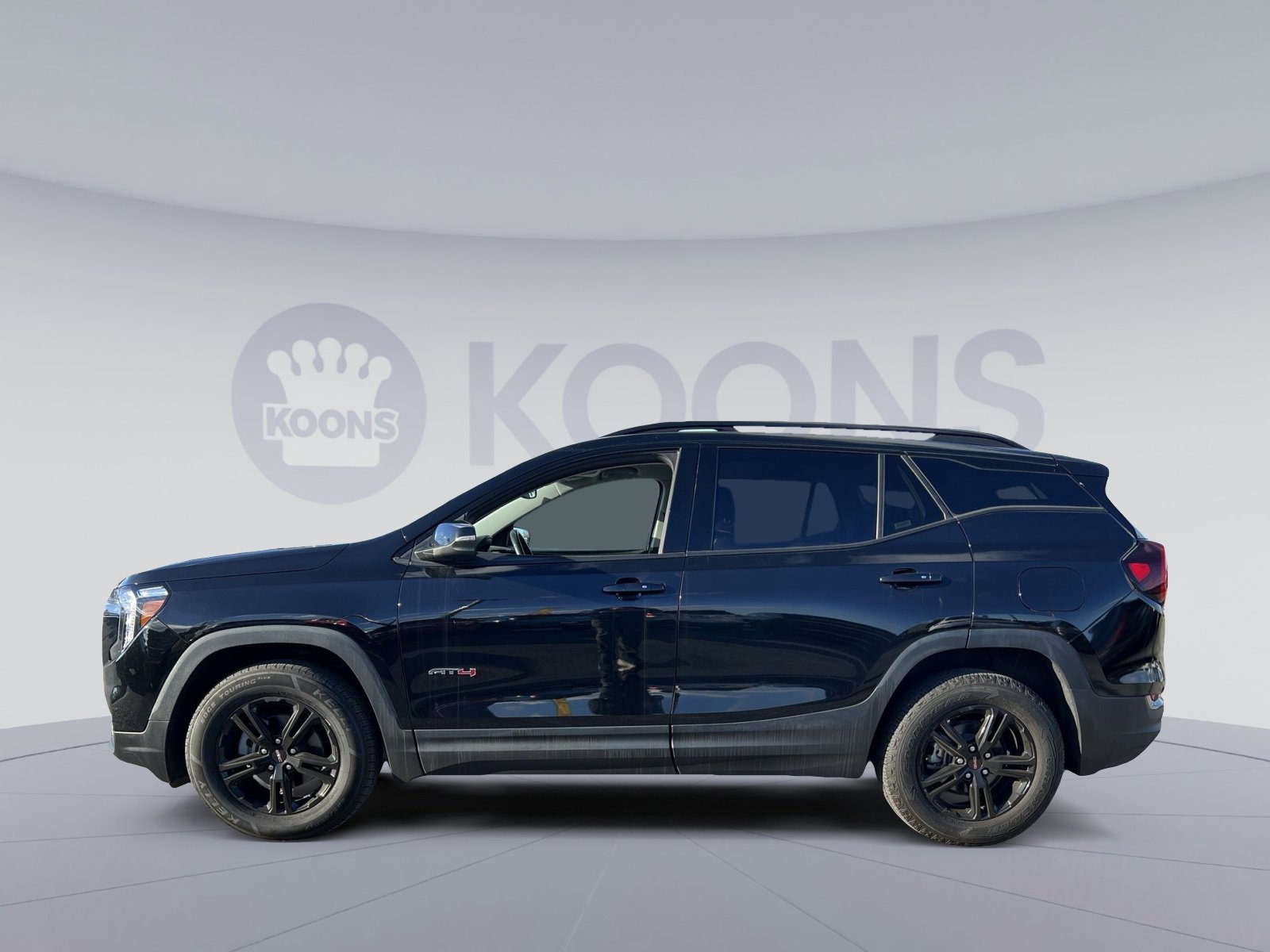 Used 2023 GMC Terrain AT4 image 2