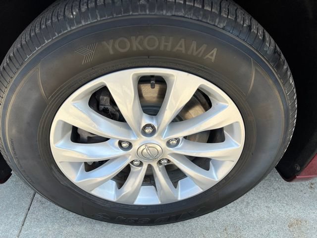 Certified 2017 Chrysler Pacifica Touring-L FWD image 9