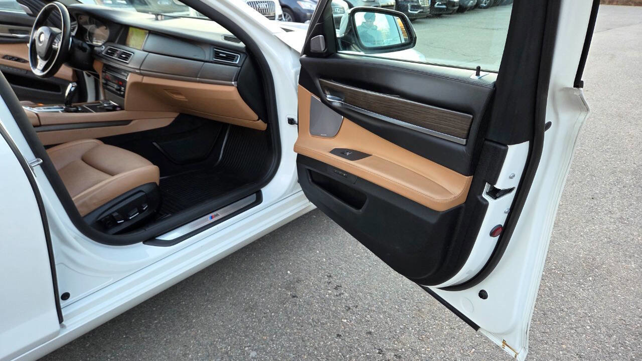 Used 2015 BMW 750i xDrive AWD/4WD image 45