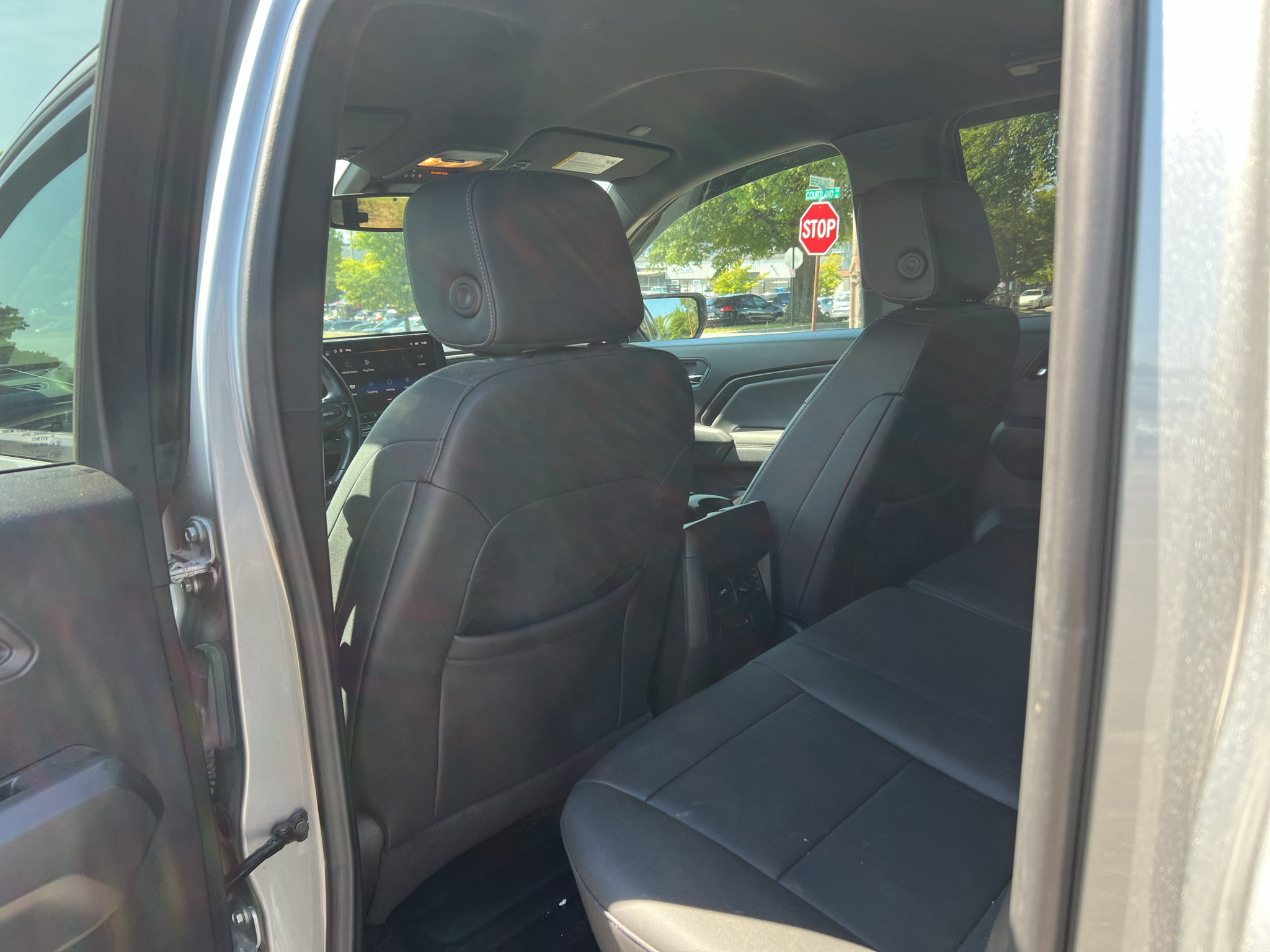 Used 2024 Chevrolet Colorado LT w/ LT Convenience Package III AWD/4WD image 10