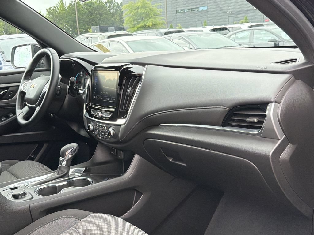 Used 2023 Chevrolet Traverse LT AWD/4WD image 21