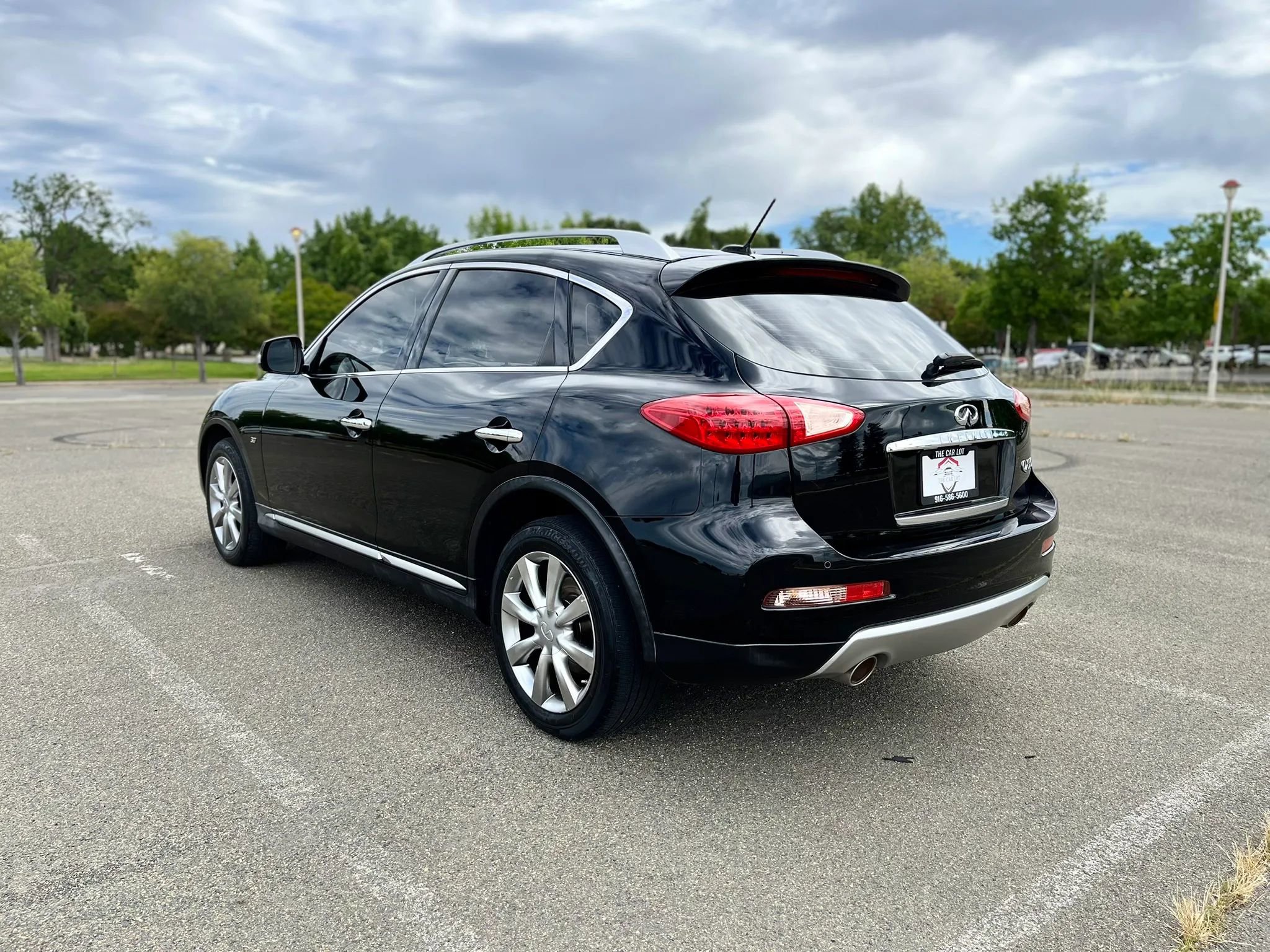 Used 2017 INFINITI QX50 AWD w/ Premium Plus Package image 7
