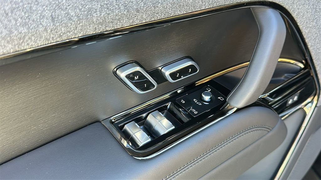 Used 2025 Land Rover Range Rover Sport Dynamic SE image 10