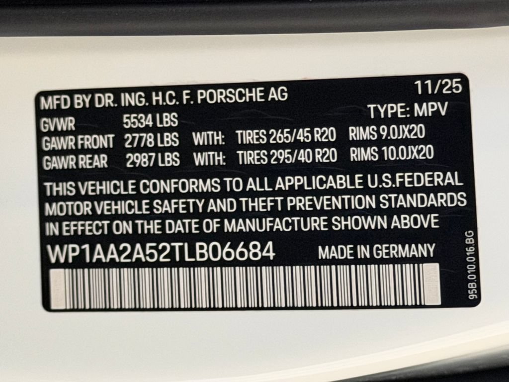 Used 2026 Porsche Macan AWD/4WD image 26