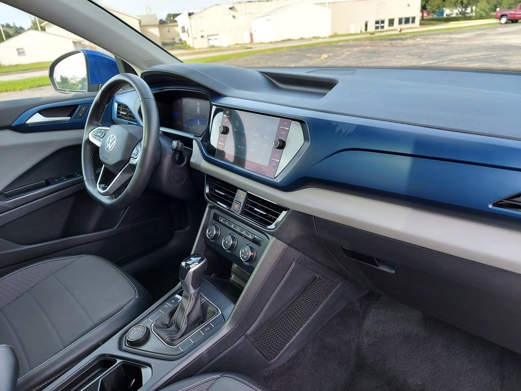 Used 2022 Volkswagen Taos SE w/ Panoramic Sunroof Package image 23