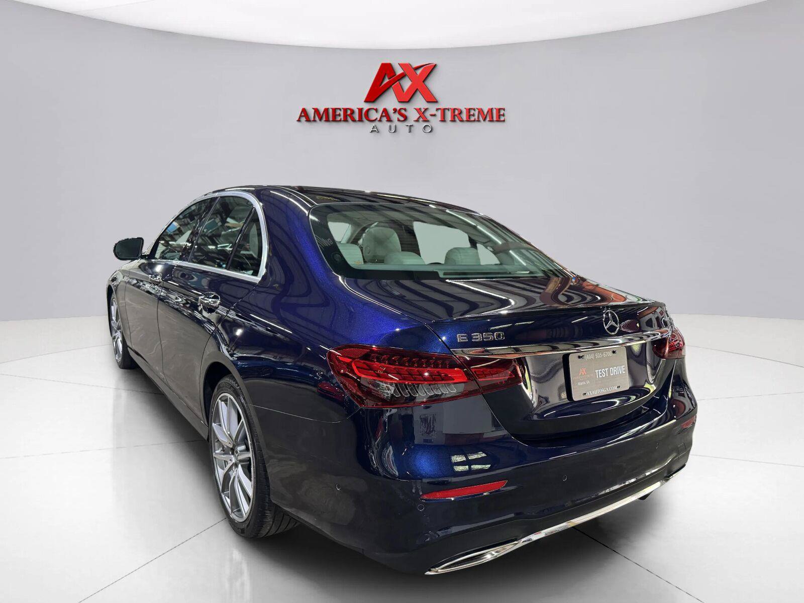 Used 2022 Mercedes-Benz E 350 4MATIC Sedan image 5