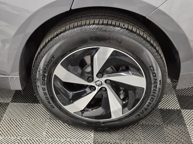 Used 2024 Jaguar F-PACE R-Dynamic S image 10