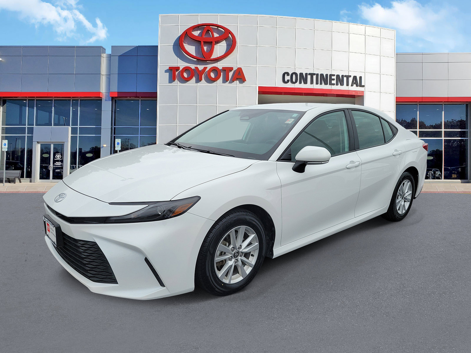 Certified 2025 Toyota Camry LE FWD image 3