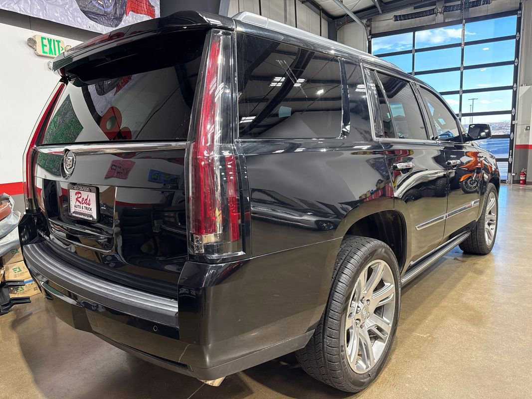 Used 2015 Cadillac Escalade Premium image 27