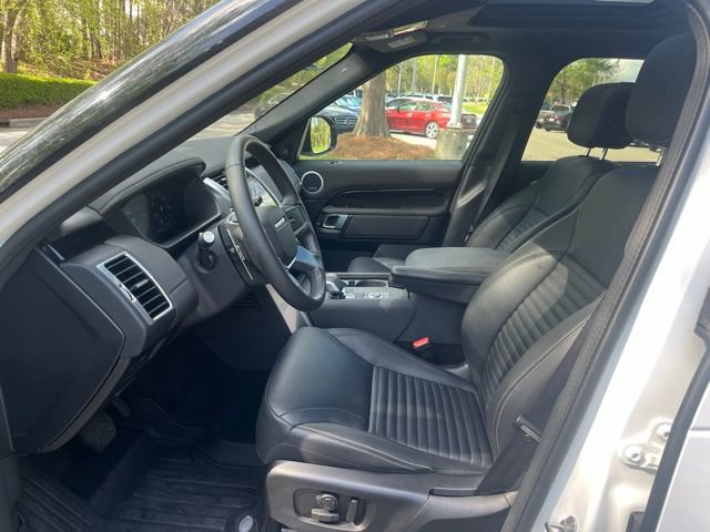 Used 2025 Land Rover Discovery S image 5