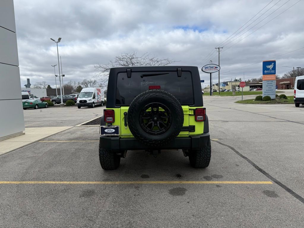 Used 2016 Jeep Wrangler Unlimited Rubicon w/ Connectivity Group image 30