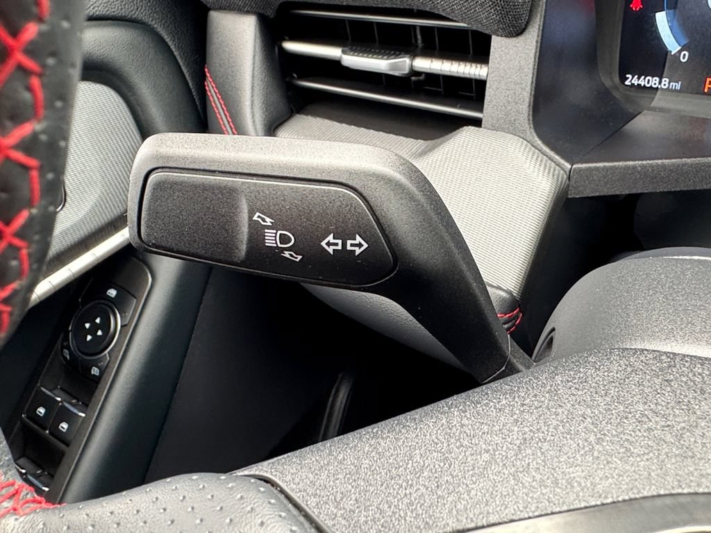 Used 2025 Ford Explorer ST-Line AWD/4WD image 32