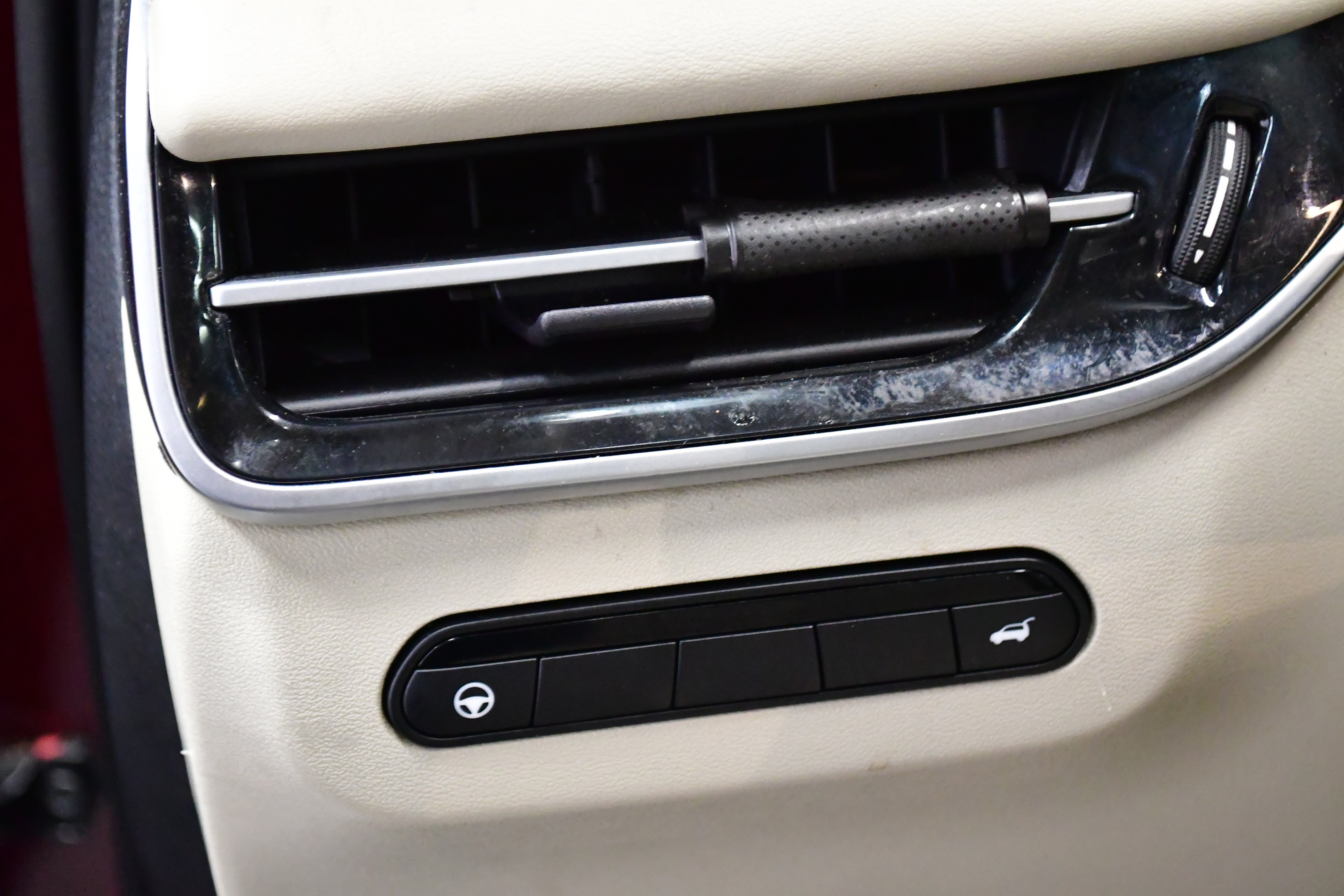 Used 2023 INFINITI QX60 Luxe w/ Cargo Package image 17