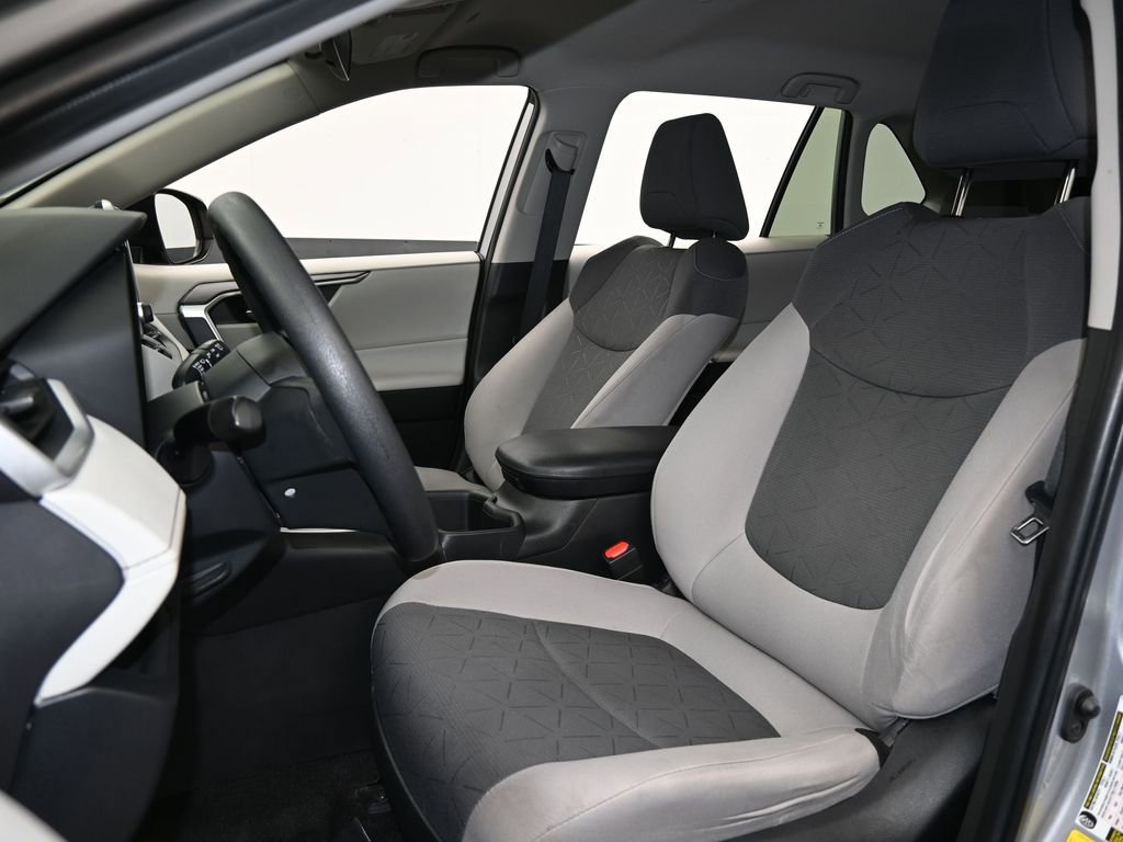 Used 2023 Toyota RAV4 XLE image 10