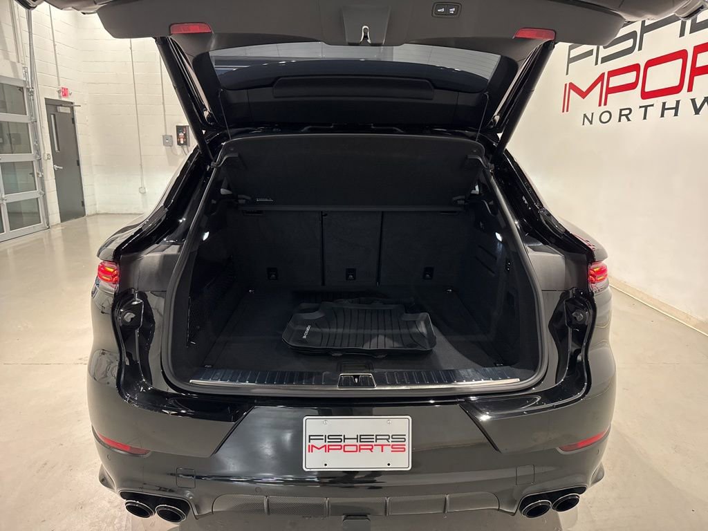 Used 2025 Porsche Cayenne GTS AWD/4WD image 37