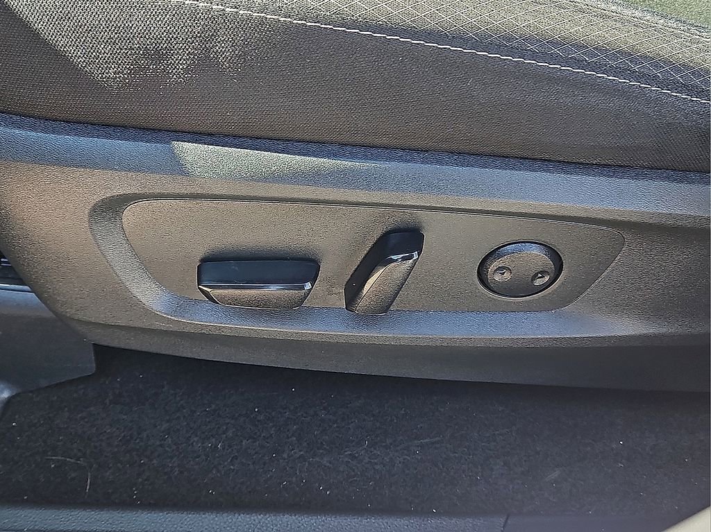 Used 2024 Nissan Pathfinder SV FWD image 19