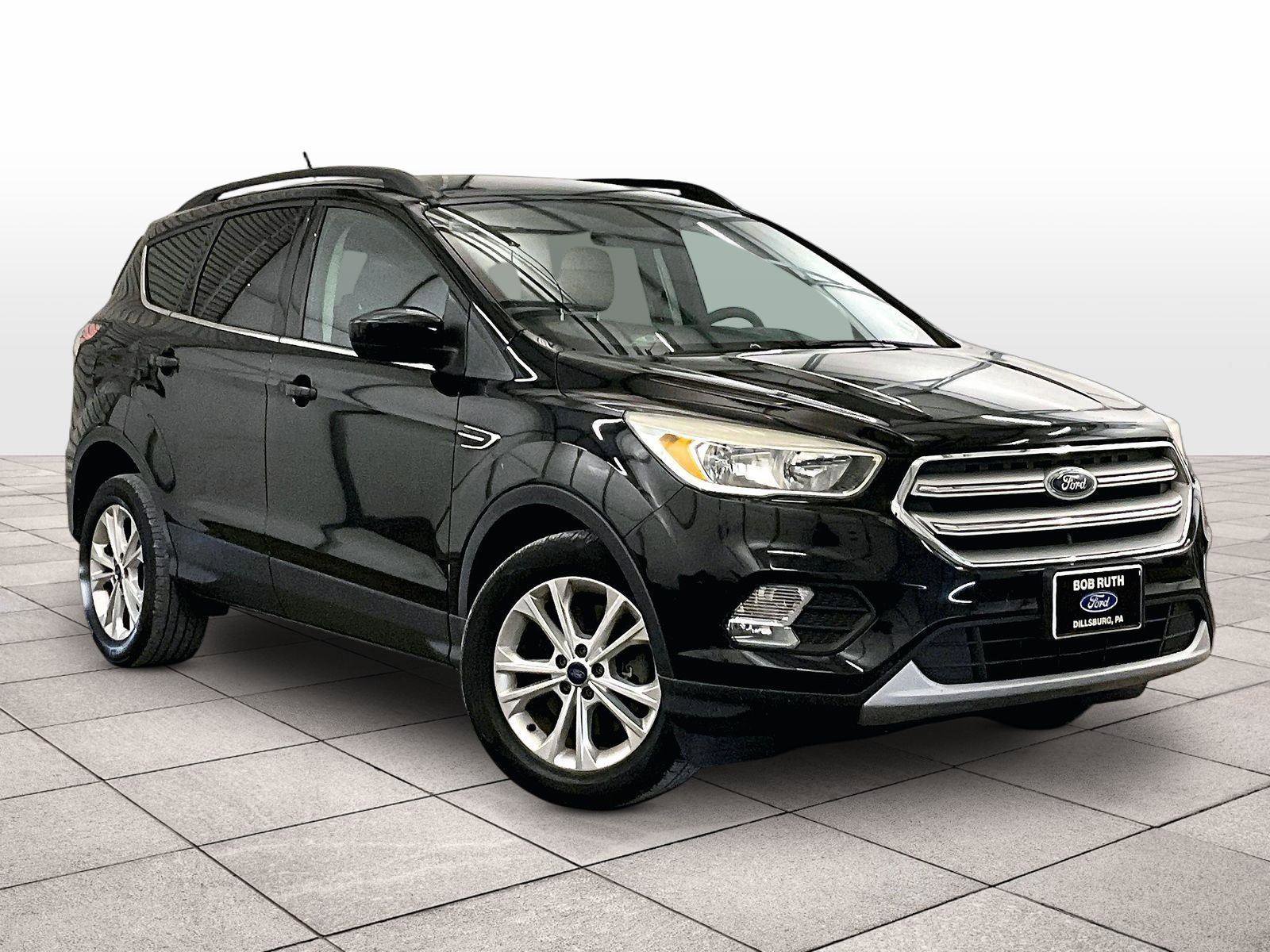 Used 2018 Ford Escape SE w/ SE Sync 3 Package AWD/4WD image 3