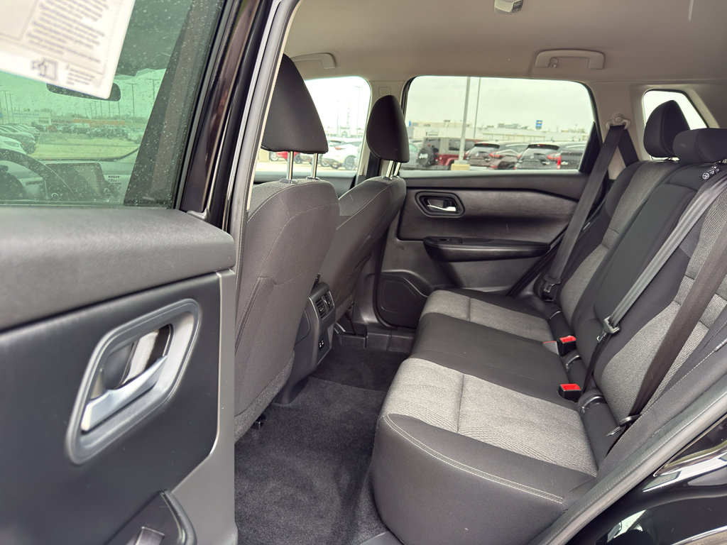 Certified 2025 Nissan Rogue SV AWD/4WD image 31