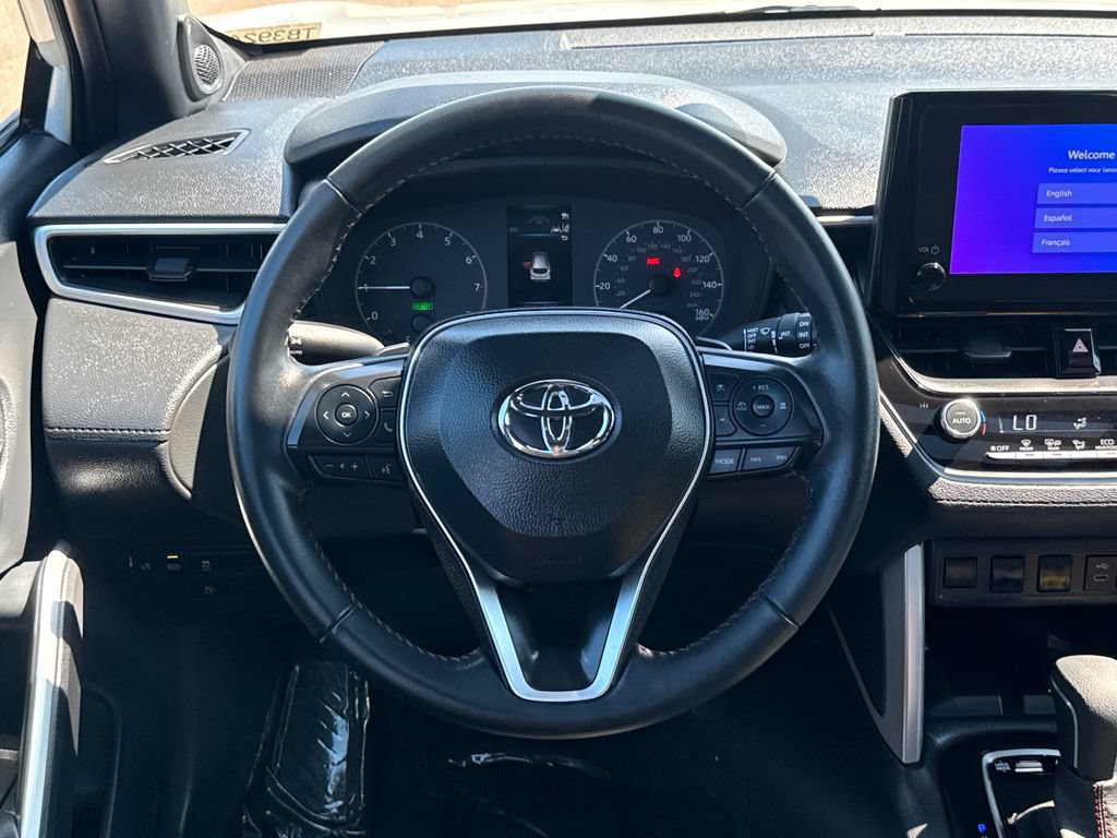 Used 2025 Toyota Corolla Cross AWD Hybrid w/ Moonroof Package image 13