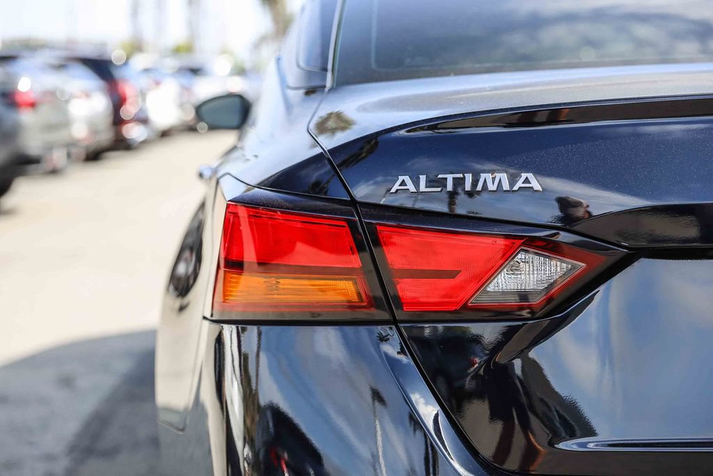 Used 2024 Nissan Altima 2.5 SV FWD image 7