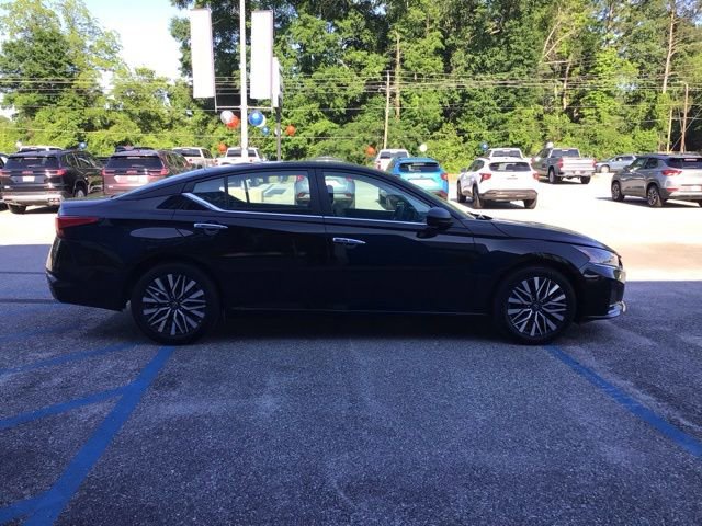 Used 2025 Nissan Altima 2.5 SV FWD image 6