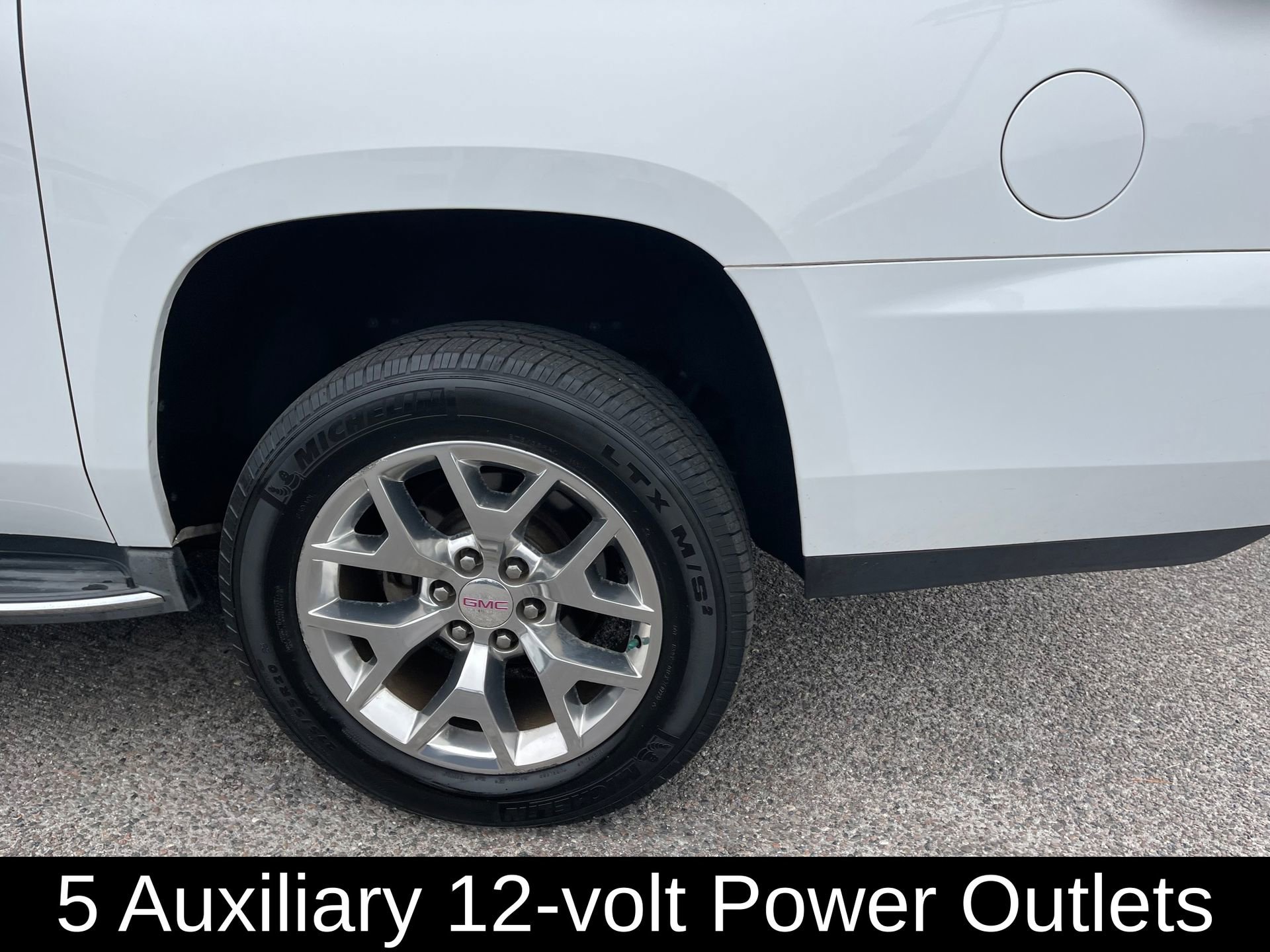 Used 2016 GMC Yukon XL SLT w/ Open Road Package image 9