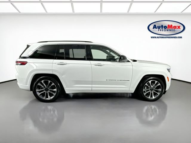Used 2023 Jeep Grand Cherokee Overland AWD/4WD image 10