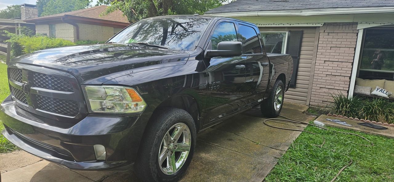 Used 2016 RAM 1500 Express RWD image 9