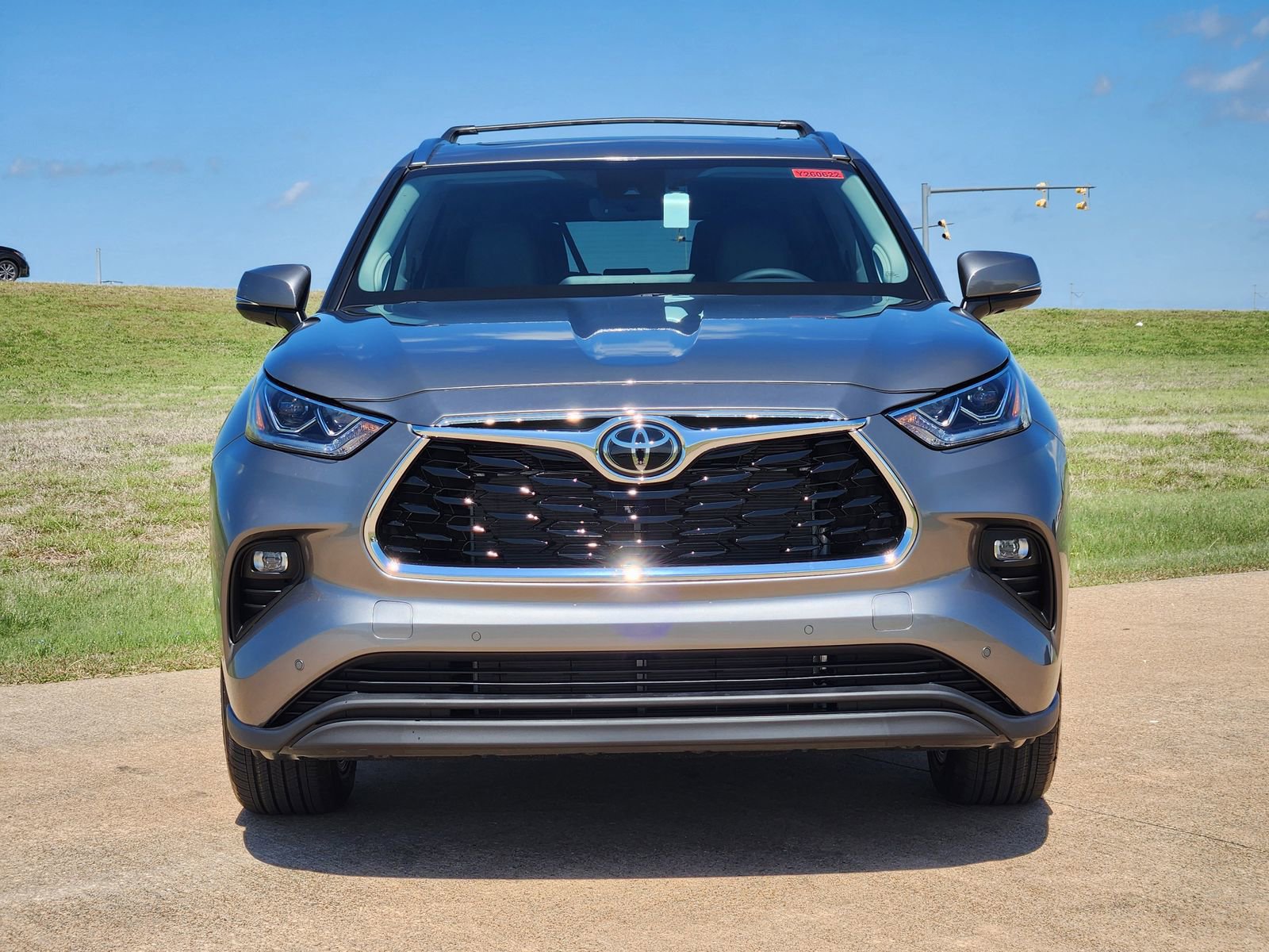 New 2026 Toyota Highlander Limited AWD/4WD image 6